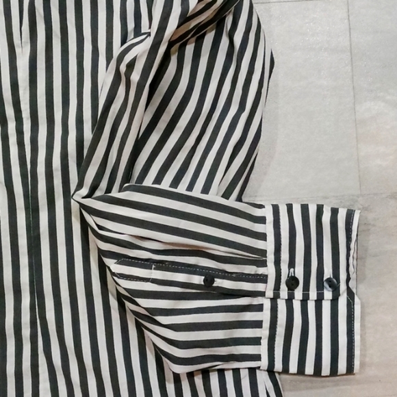 Worthington Women's Easy Care Button Up Collar Long Sleeve Shirt. Size 2xl. - Picture 10 of 12